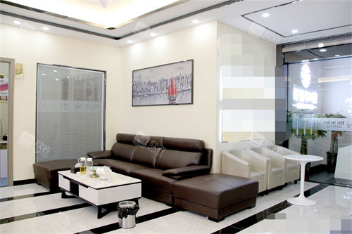 东莞好佰年口腔(虎门万达总院)休息候诊区 东莞好佰年口腔(虎门万达总院)休息候诊区
