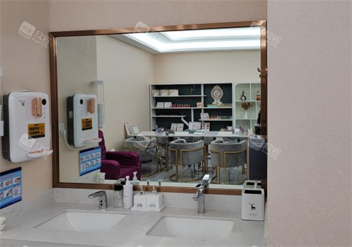 烟台曙光医疗美容洗漱区环境图 烟台曙光医疗美容洗漱区环境图