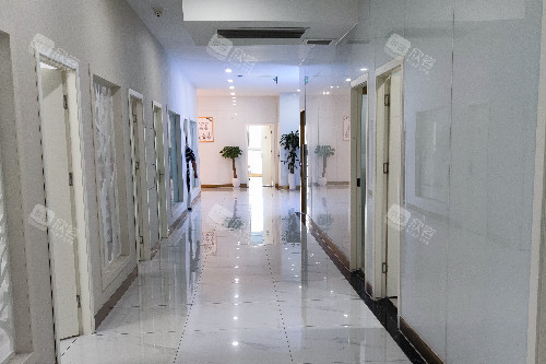 重庆臻时代口腔走廊图