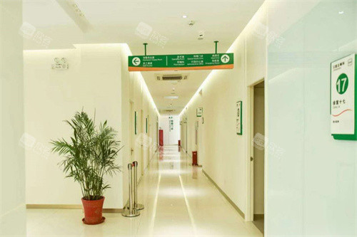 如东博厚口腔医院走廊环境