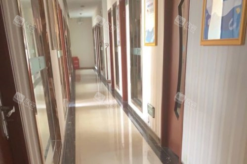 长沙优伢仕口腔医院走廊