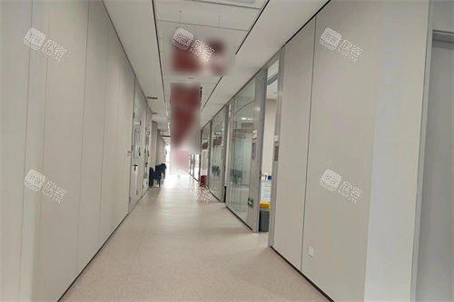 西安天皓口腔医院走廊环境