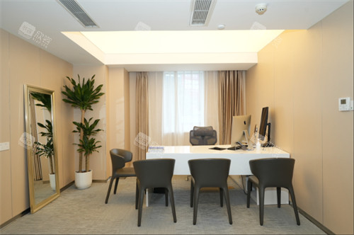 成都艺星医疗美容商谈区