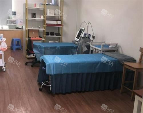 深圳港龙妇产医院检查室